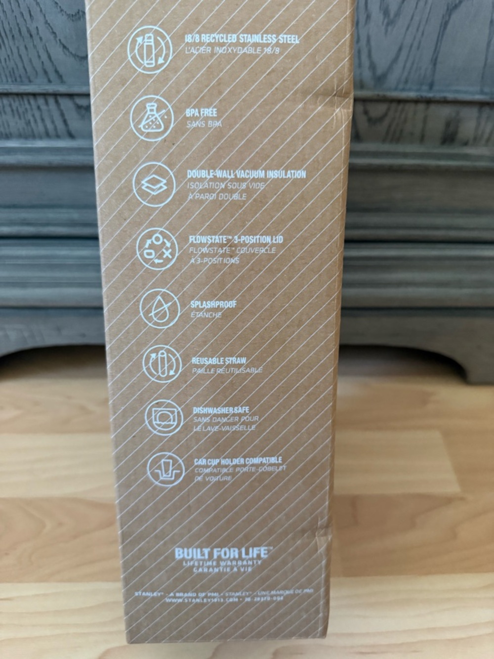 Stanley Insulated Bottle 40oz  in Light Blue with Kraft Gift Box - Picture 4 of 8